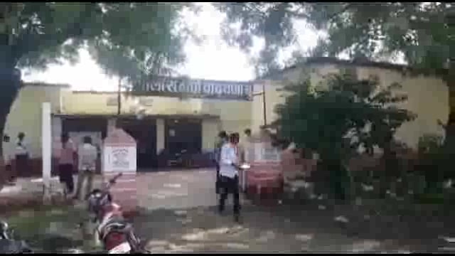 ट्रॅक्टर समोर का आलास म्हणून देवूळवाडी येथे एकास लाकडाने केली मारहाण