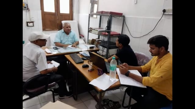 जिला सांख्यिकी पदाधिकारी ने सामुदायिक स्वास्थ्य केंद्र चांदन में जन्म एवं मृत्यु कार्य की जांच 