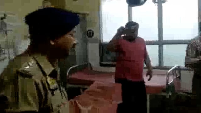 पुलिस मुठभेड़ में दो शातिर गौ तस्कर गिरफ्तार, पिछले दिनों हुई गोकशी की घटनाओं में थे शामिल।