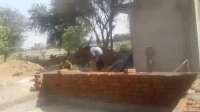 अंतू पुलिस पर जबरन निर्माण करवाने का लगा आरोप
पीड़ित पक्ष पर की कानूनी कार्यवाही