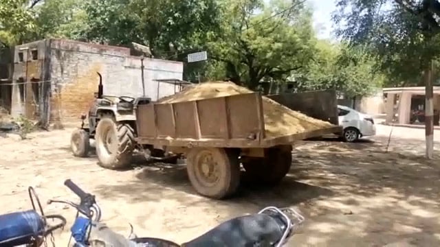 सुरीर पुलिस ने अवैध खनन करते हुए एक ट्रैक्टर को पकड़ा की कार्रवाई