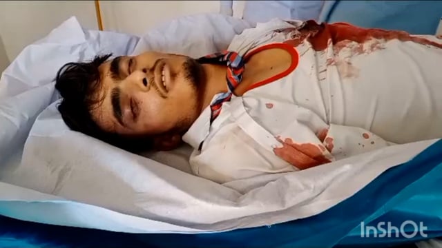 जनपद अलीगढ़ मामला संज्ञान में आया है थाना टप्पल क्षेत्र के इंटर कॉलेज के सामने दबंग लोगों ने गोली मारकर की हत्या