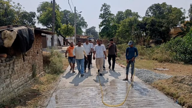 नगर पंचायत इटवा के वार्ड नंबर 6 में कराए जा रहे विकास कार्य का अध्यक्ष विकास जायसवाल ने किया निरीक्षण कहां गुणवत्तापूर्ण