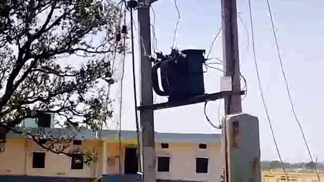 भीषण गर्मी में बिलरियागंज क्षेत्र में हो रही जमकर विद्युत कटौती से लोगों में आक्रोश व्याप्त, जिम्मेदार अधिकारी मौन