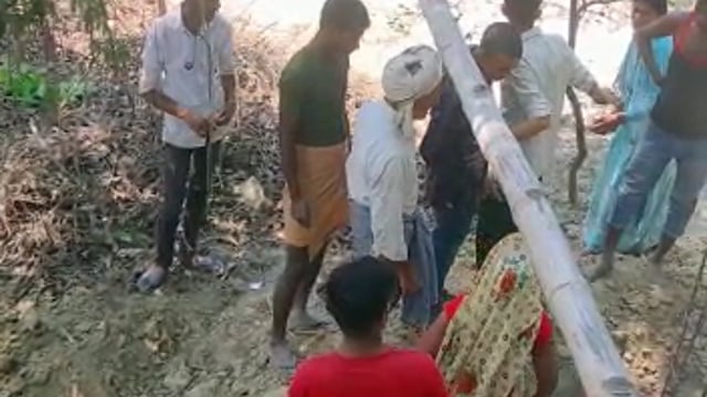 प्रतापगढ़ जिले के बाघराय थाना क्षेत्र के उमरी कोटिला ग्राम सभा में ग्राम सभा की जमीन पर दो पक्षों में विवाद,