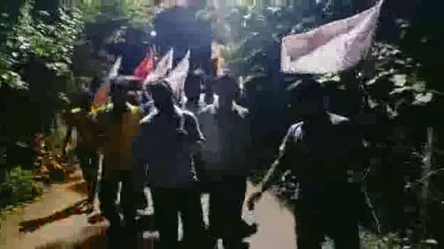 অনির্দিষ্টকালের জন্য স্কুল বন্ধের প্রতিবাদে নন্দীগ্রামের তেখালি তে প্রতিবাদ মিছিল করল DYFI