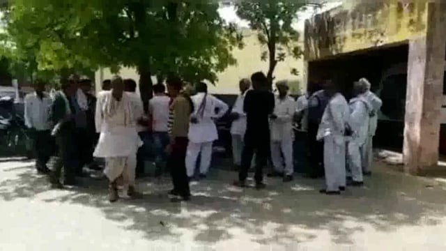 शादी समारोह में युवक की गोली मारकर हत्या मौके पर पहुंची पुलिस ने शव को पोस्टमार्टम भेजा कार्यवाही में लगी