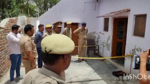 वृद्ध साधु के हाथ पैर बांधकर ईट पत्थरों से सिर कुचलकर की बदमाशों ने नृशंस हत्या मौके पर पहुंची पुलिस जांच में जुटी