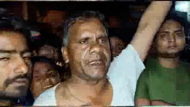 गोविंद नगर इलाके में मसानी रोड पर एक कपड़े की दुकान में लगी भयंकर आग 10लाख का कपड़ा जल का स्वाहा