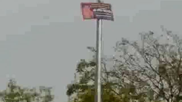 हाई मास्ट की बत्ती गुल, विभाग की आँख बंद
चोरों ने विभाग की लापरवाही का उठाया फायदा, हाई मास्ट हुयी चोरी
जेठवारा थाना