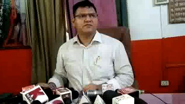 जौनपुर नगर के एक होटल में चल रहा था देह व्यापार सिटी मजिस्ट्रेट ने मारा छापा