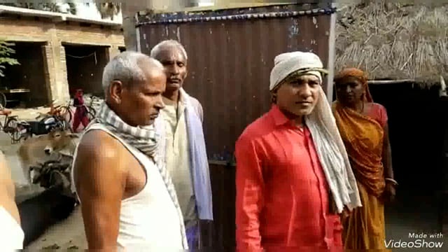 सिरदला प्रखंड के धिरौन्ध पंचायत के खरौंध गांव में करंट से मृत व्यक्ति की पत्नी को सौंपा गया 20000रुपये का चेक