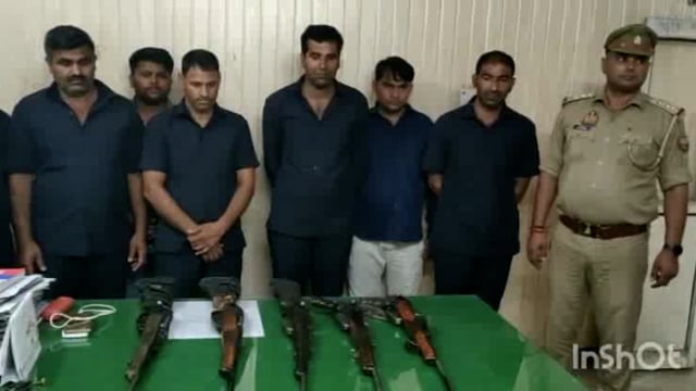 मथुरा पुलिस को मिली बड़ी सफलता फरह पुलिस व एसओजी टीम ने मुठभेड़ के बाद दो घायल बदमाशों  सहित नौ बदमाश गिरफ्तार किए