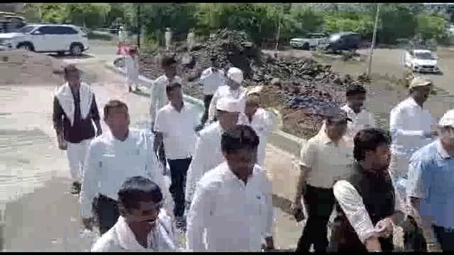 जळकोट परिसरातील विविध विकास कामांची आमदार संजय बनसोडे यांनी केली पाहणी