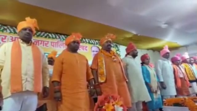 बलरामपुर: नगर पालिका अध्यक्ष हुआ 25 वादों के सभासदों ने पद एवं गोपनीयता की शपथ ली।