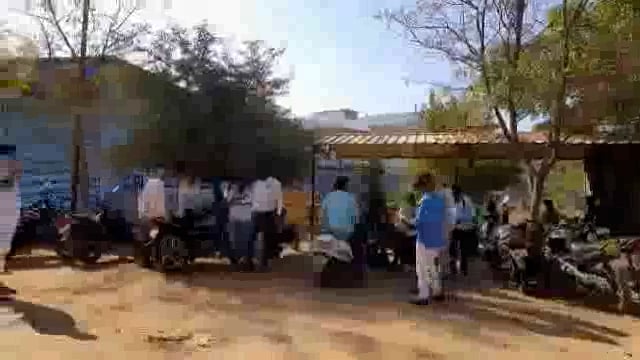 कुमठा येथे जुगारावर ग्रामीण पोलिसांची धाड,रोख रक्कमेसह जुगाराचे साहित्य जप्त