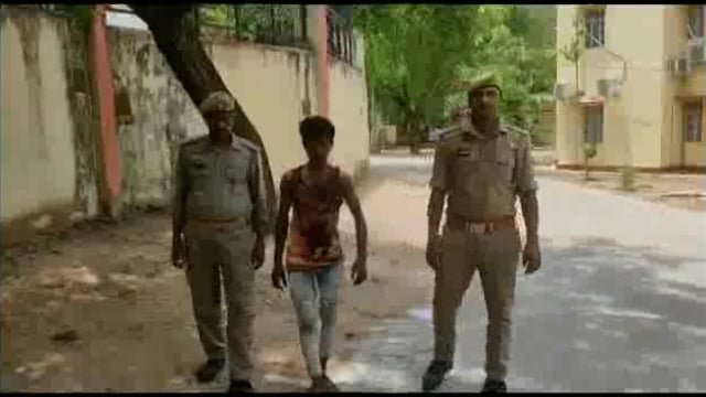 कालेश्वर तिराहा में चैकिंग के दौरान पैलानी पुलिस ने अवैध तमंचा तथा कारतूस के साथ में एक अभियुक्त को गिरफ्तार कर जेल भेजा