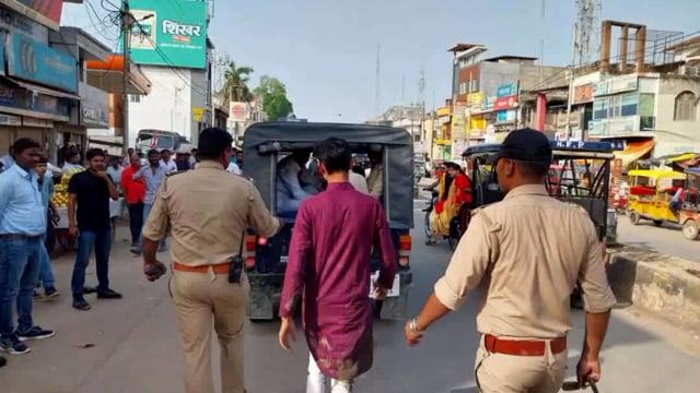 बस अड्डे पर दो पक्ष हुए आमने-सामने 