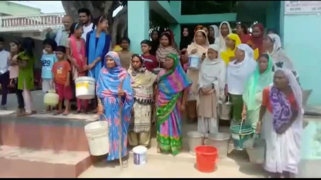 बांका में बूंद बूंद पानी के लिए तरस रहे ग्रामीण, जिम्मेदार बने उदासीन 