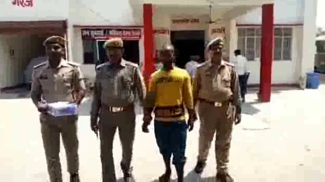 महराजगंज थाना की पुलिस टीम ने अवैध तमंचा व कारतूस के साथ शातिर अपराधी को किया गिरफ्तार