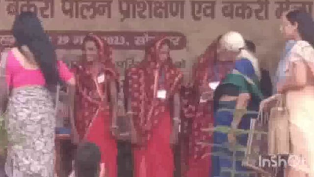 उत्तर प्रदेश की राज्यपाल आनंदीबेन पटेल मथुरा मखदूम बकरी अनुसंधान केंद्र में पहुची