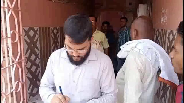 शहर में अवस्थित क्लीनिक और जांच घर में छापेमारी से मचा हड़कंप । जांच घर संचालक दुकान बंद कर हुआ फरार‌।