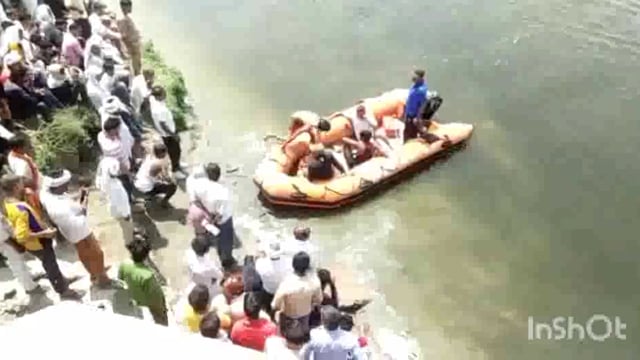 थाना बलदेव के खड़ेरा का घाट पर यमुना में डूबा युवक नहीं चला कोई पता