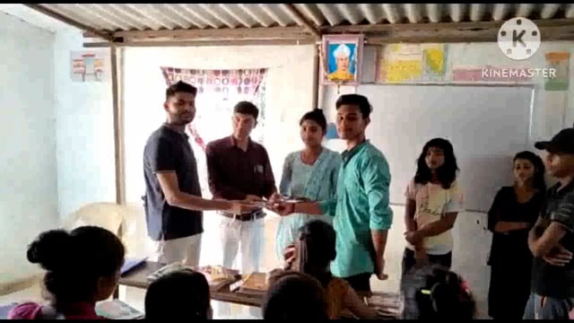 एकलव्य क्लासेस छोटी तेलिया में दसवीं कक्षा के छात्र छात्राओं का लेखन प्रतियोगिता कार्यक्रम का हुआ आयोजन