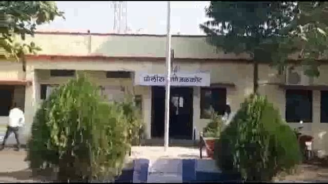 जळकोट येथे मटका जुगारावर पोलिसांचा छापा,आरोपीवर जळकोट पोलीस ठाण्यात गुन्हा दाखल