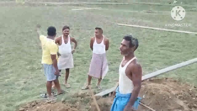 1 सप्ताह से भुड़कुड़िया गांव में बंद बिजली को चालू करने के लिए गाढ़ा गया बिजली पोल, आज बिजली होगी चालू