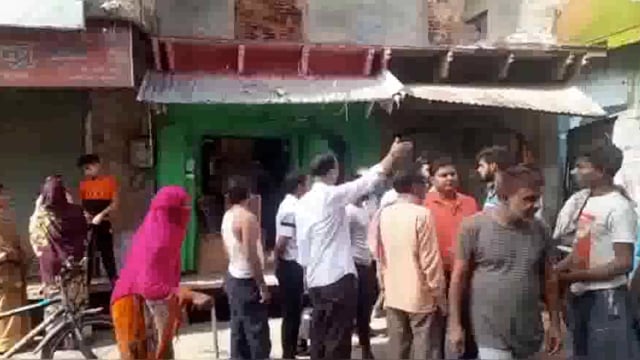 कोतवाली क्षेत्र में चोरी की घटनाएं नहीं ले रही है रुकने का नाम एक दुकान में चोरी की घटना को दिया अज्ञात चोरों ने अंजाम