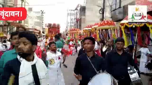 वृंदावन में धूमधाम से निकाली गई भगवान परशुराम की विशाल शोभायात्रा।