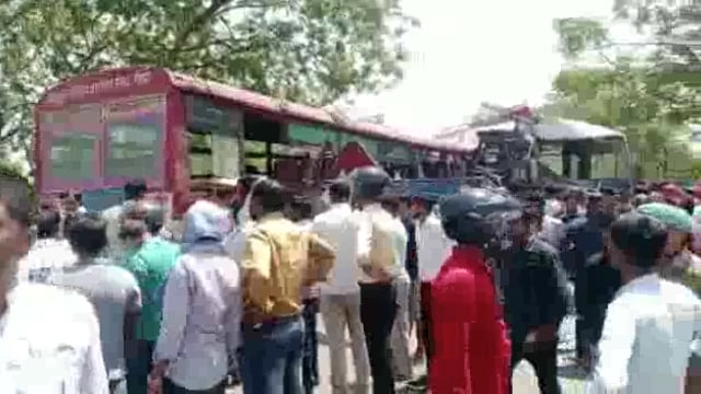 बसों में जोरदार टक्कर से मची चीख-पुकार,  कई यात्री हुए घायल