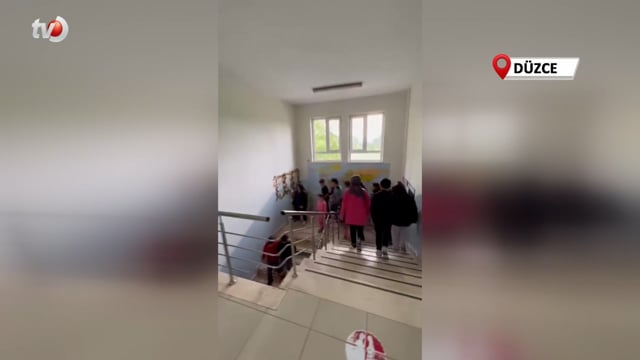 Öğrenciler Deprem Tatbikatı Yaptı