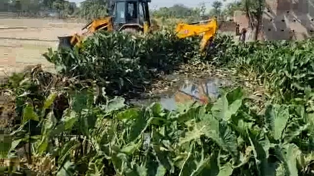 नगर पंचायत बिस्कोहर में 35 वर्षों से बाधित जल निकासी की समस्या का अध्यक्ष अजय गुप्ता ने काराया निस्तारण