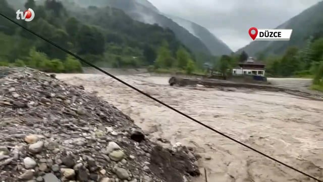 Düzce İl Özel İdaresi Ekipleri Sele Karşı Teyakkuzda