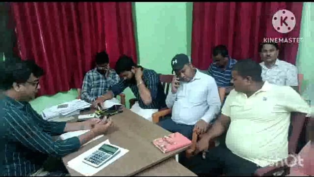 पंचायती राज कार्यालय सूरजगढ़ा में बीपीआरओ के साथ पंचायत सेवकों की हुई साप्ताहिक बैठक