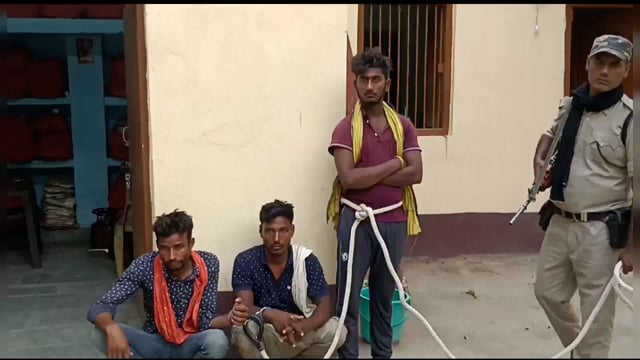 लखीसराय जिले के बन्नू बगीचा पुलिस ने छह अवैध बालू लदे ट्रैक्टर जप्त कर तीन लोगों को किया गिरफ्तार