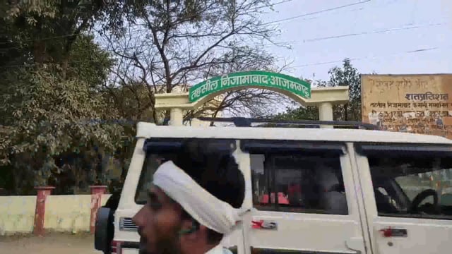 नालियों मे लगा गंदगी का अम्बार नहीं हो रही है सफाई, ग्रामीणों को हो रही परेशानी, देखिए वीडियो 