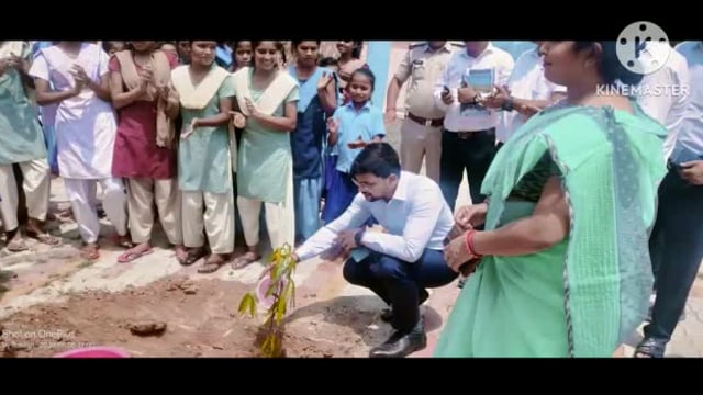 डीएम ने कस्तूरबा गांधी बालिका विद्यालय का किया निरीक्षण; दिए आवश्यक दिशा निर्देश 