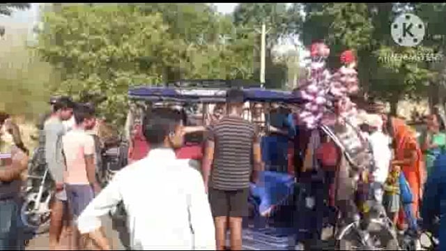 पिकअप वाहन ने बाइक सवार को रौंदा, घटनास्थल पर ही मौत; आक्रोशित ग्रामीणों ने किया सड़क जाम 