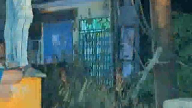 इटवा बढ़नी रोड पर नहर के पास विद्युत तार में लगी आग राहगीर बाल-बाल बचा