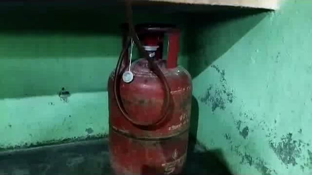 महंगाई की मार ने जनता की तोड़ी कमर, गोपालपुर क्षेत्र के लोगों ने शासन प्रशासन से राहत की लगाई गुहार