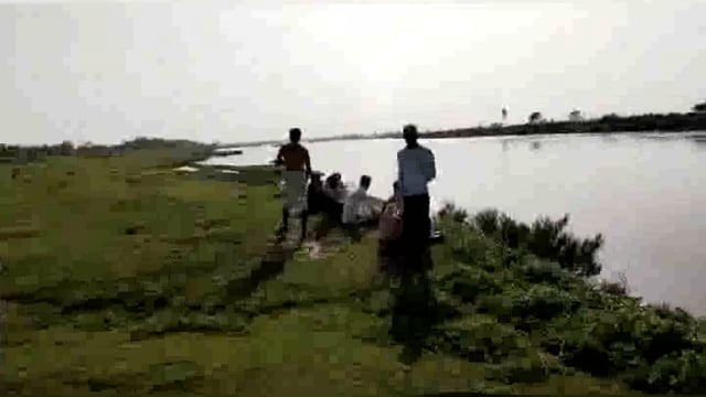 यमुना में नहाते समय मजदूर यमुना नदी में डुबा पुलिस परिजन कई घंटे से लगे हैं तलाश में