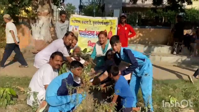 लखीसराय जिले के बिछवे गांव में पर्यावरण भारती द्वारा राष्ट्रीय  सर्वश्रेष्ठ मित्र दिवस पर किया गया पौधारोपण