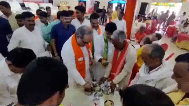 भाजपा प्रदेश अध्यक्ष भूपेंद्र सिंह चौधरी का जिले के इटवा में हुआ प्रथम आगमन टिफिन पर हुई बैठक