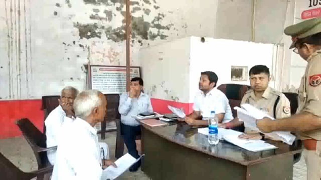 डीएम एसएसपी गोवर्धन संपूर्ण समाधान दिवस में पहुंचे सुनी फरियादियों की समस्या