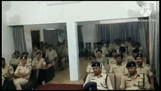 एसपी ने पुलिस पदा० के साथ क्राइम मीटिंग कर अच्छे कार्य करने वाले फुल्लीडुमर थाना के 3 पुलिस पदा० को किया गया पुरस्कृत