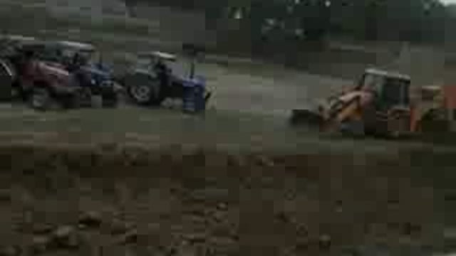 परतापुर में अमृत सरोवर का मनरेगा मजदूर कि जगह जेसीबी मशीन से हो रहा काम वीडियो हुआ वायरल