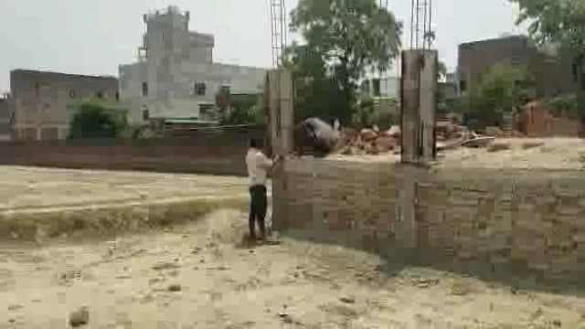 नगर पंचायत इटवा के वार्ड नंबर 16 अटल नगर में स्टे की जमीन पर दबंगों द्वारा जबरदस्ती कराए जा रहा निर्माण